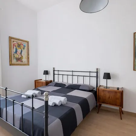Apartment Gastone Rossi 12 ,1- Prime Bologna